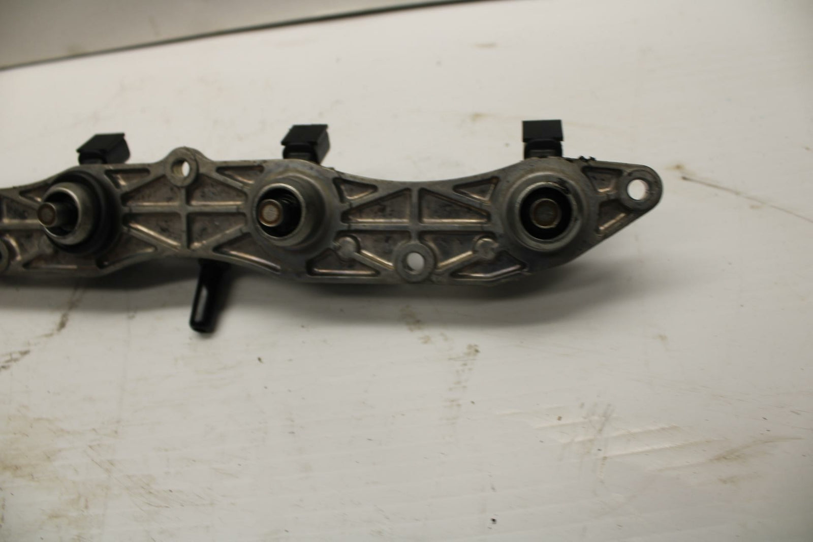 09-12 KAWASAKI NINJA ZX6R SECONDARY FUEL INJECTORS TOP AIRBOX GAS RAIL BB272