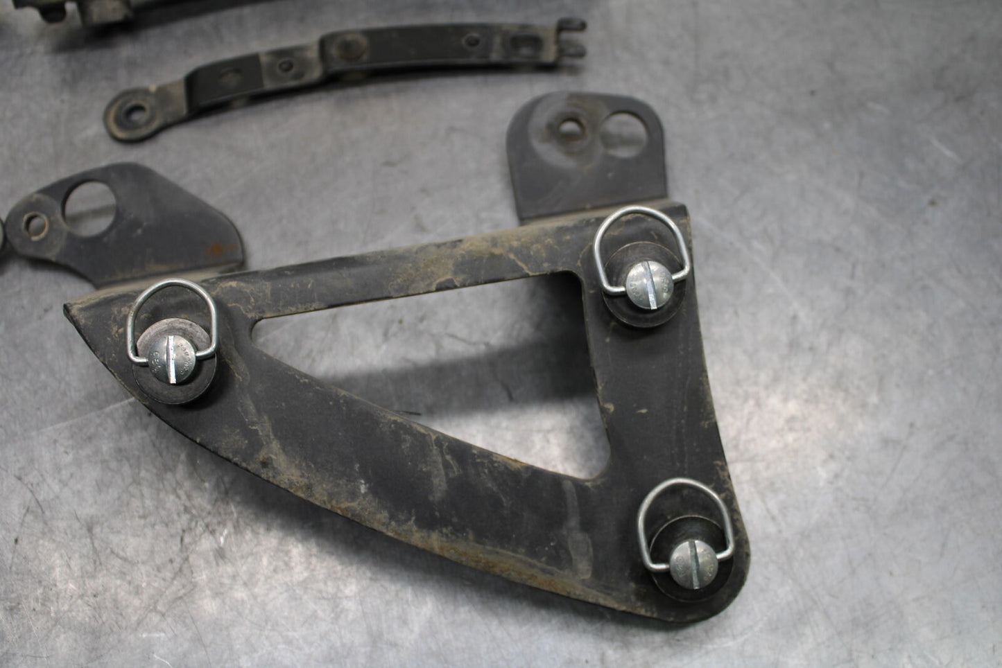 16-17 KAWASAKI VULCAN S 650 EN650 ABS SADDLEBAG MOUNTING BRACKET MOUNT  BB731