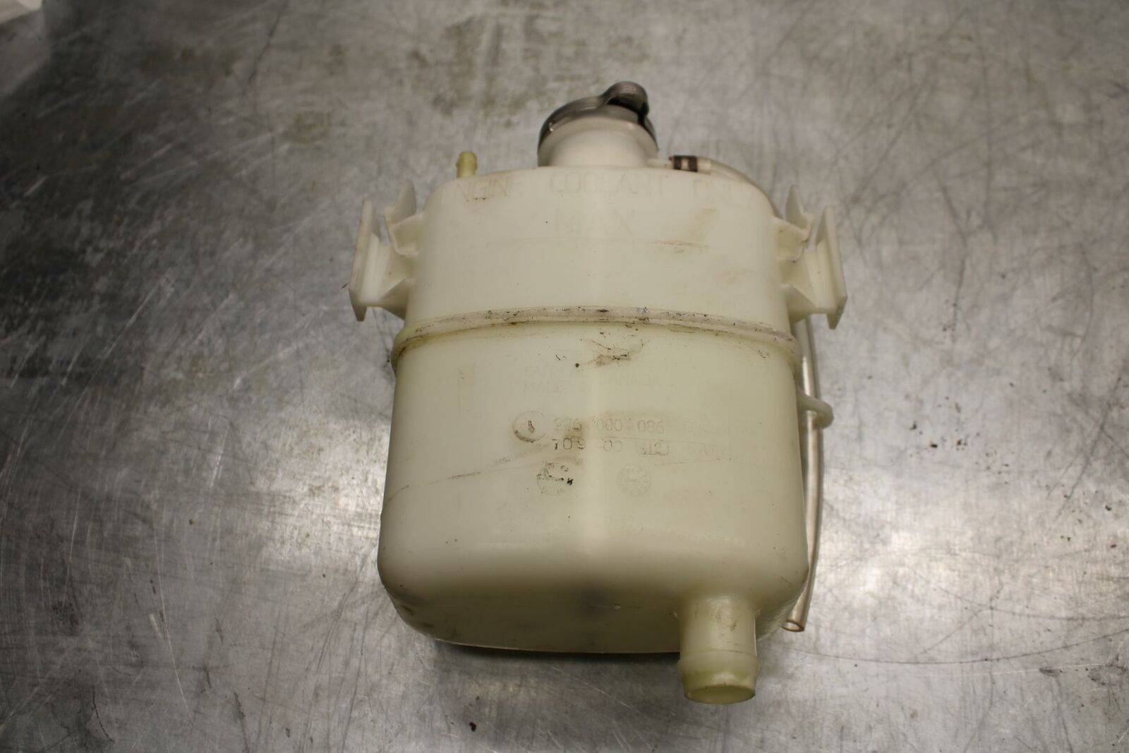 10-12 CAN AM SPYDER RT COOLANT WATER TANK RESERVOIR BOTTLE BB415
