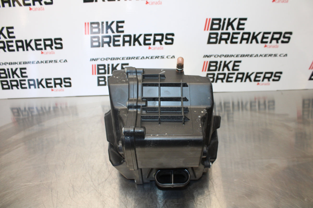 23 YAMAHA YZF R3 AIRBOX AIR INTAKE FILTER BOX BB147