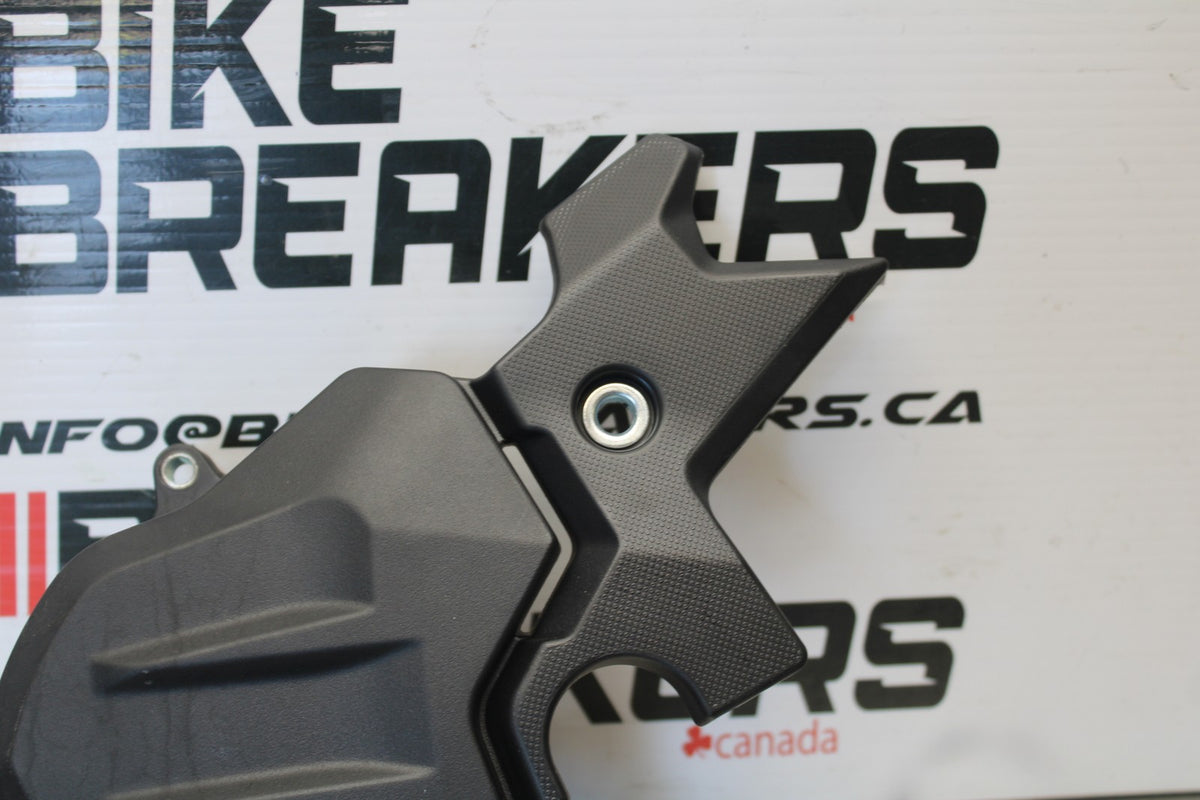 18-23 KAWASAKI NINJA 400 EX400 ABS ENGINE SPROCKET COVER BB192