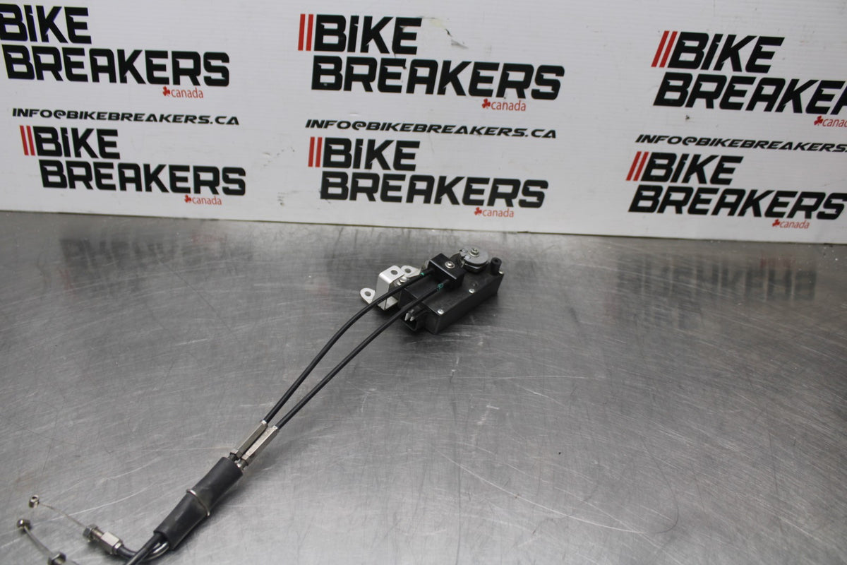 13-14 TRIUMPH DAYTONA 675 AIRBOX INTAKE VELOCITY STACKS BB685
