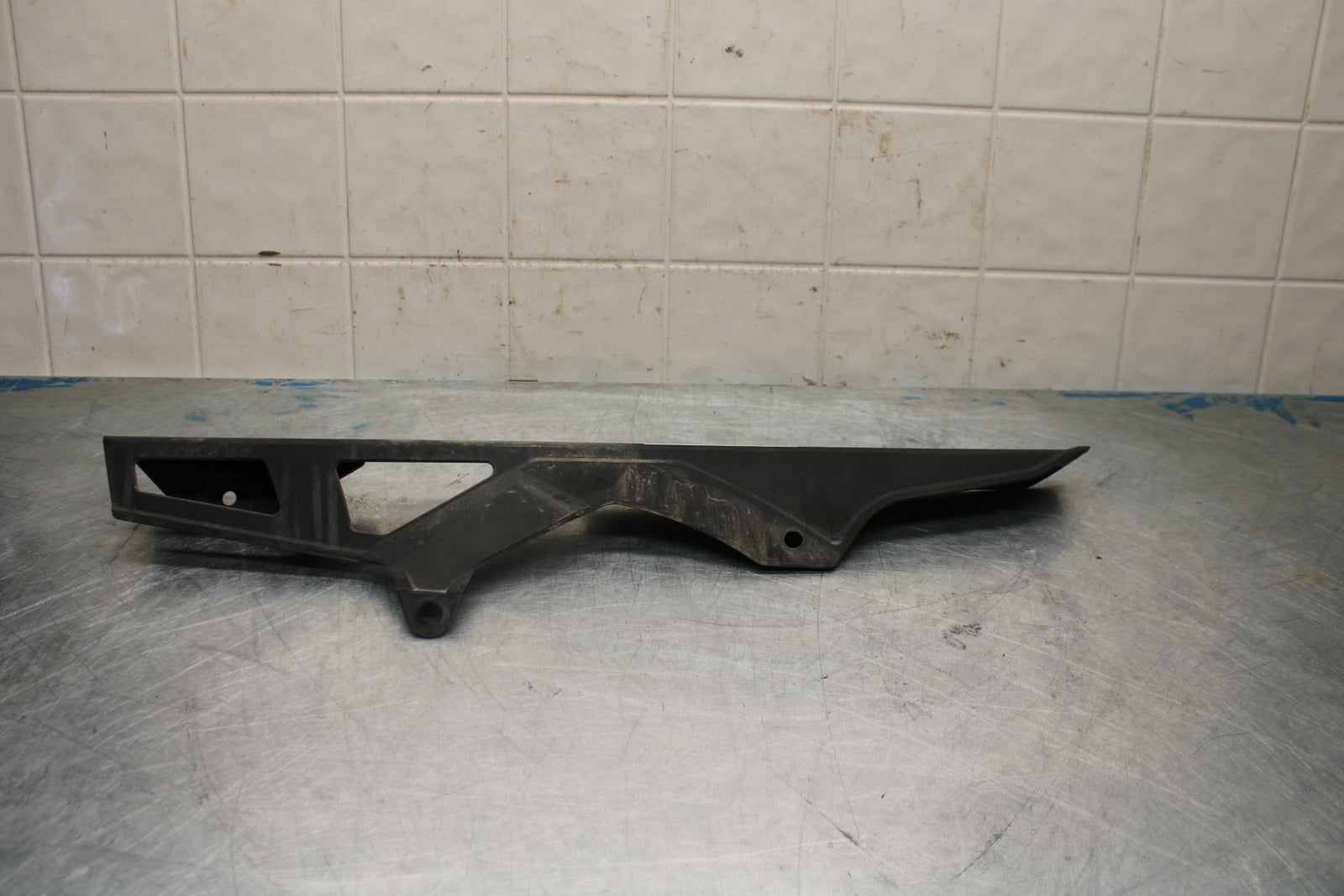 11-22 SUZUKI GSXR600 REAR BACK DRIVE CHAIN GUARD COVER SHIELD BB422