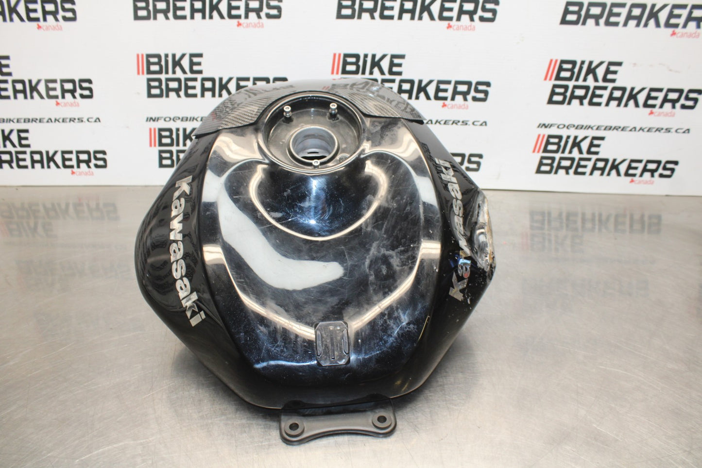 08 KAWASAKI NINJA ZX10R GAS TANK FUEL CELL PETROL RESERVOIR BB201