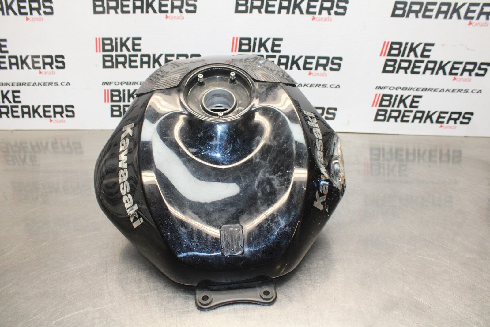 08 KAWASAKI NINJA ZX10R GAS TANK FUEL CELL PETROL RESERVOIR BB201
