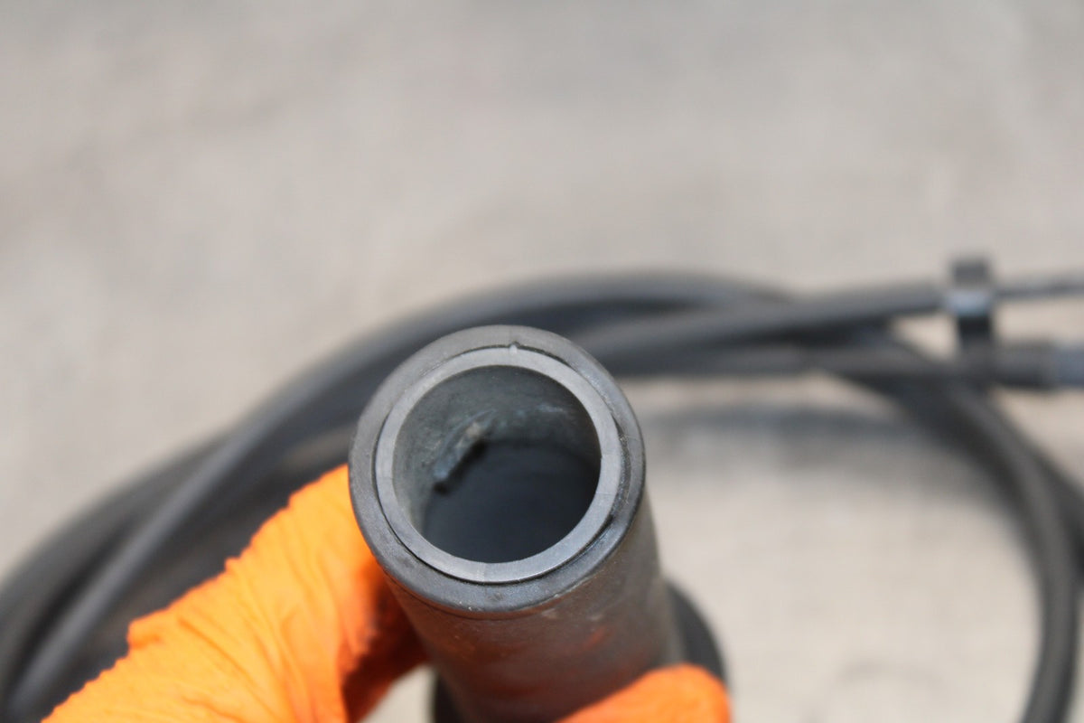 05 TRIUMPH ROCKET III THROTTLE CABLES LINES BB186