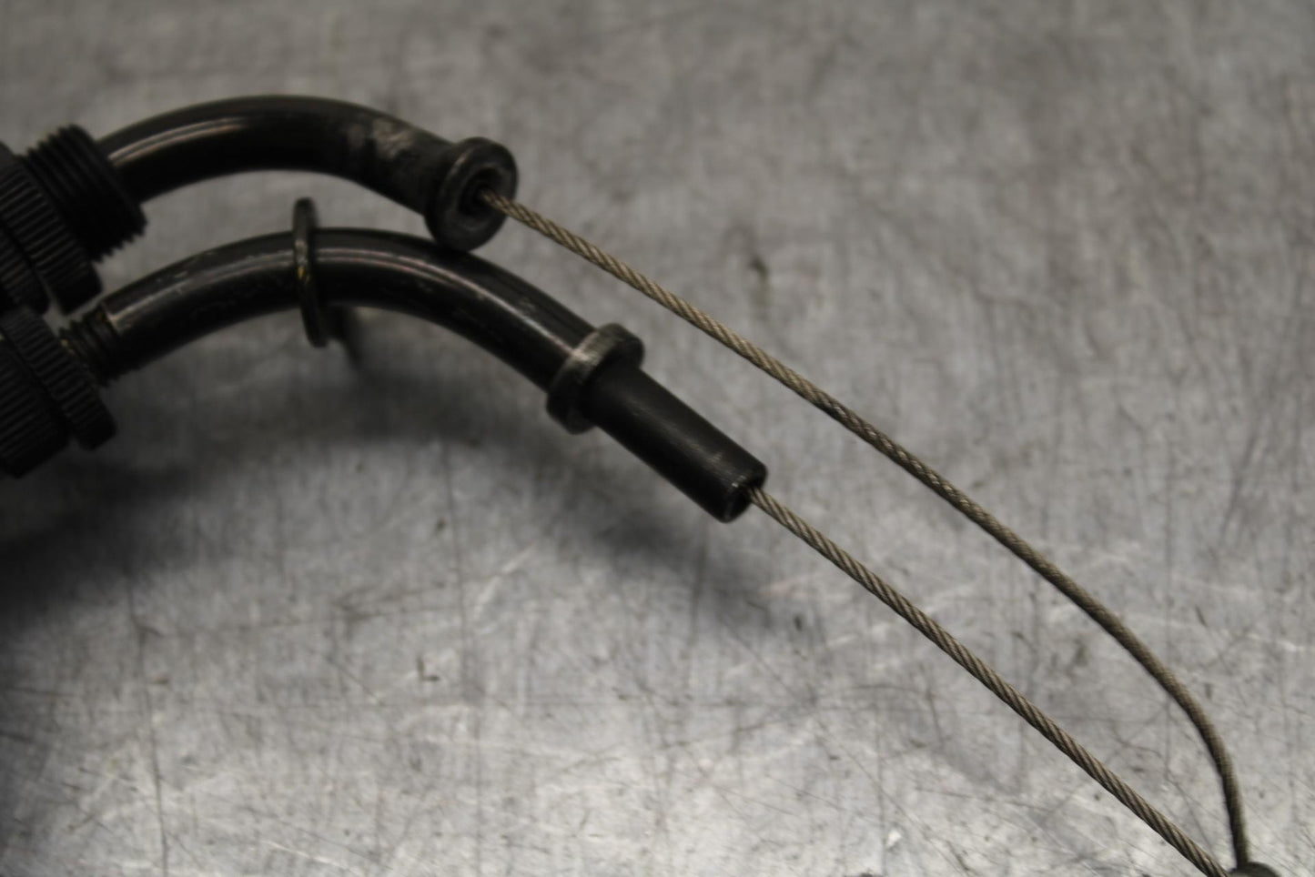 01 SUZUKI GSXR1000 THROTTLE CABLES LINES BB100