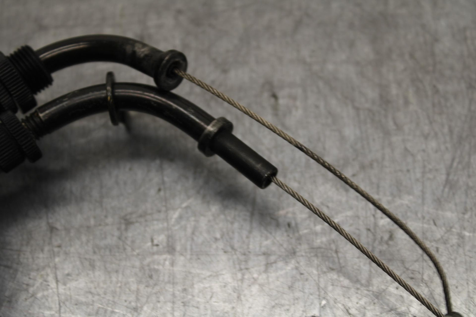 01 SUZUKI GSXR1000 THROTTLE CABLES LINES BB100