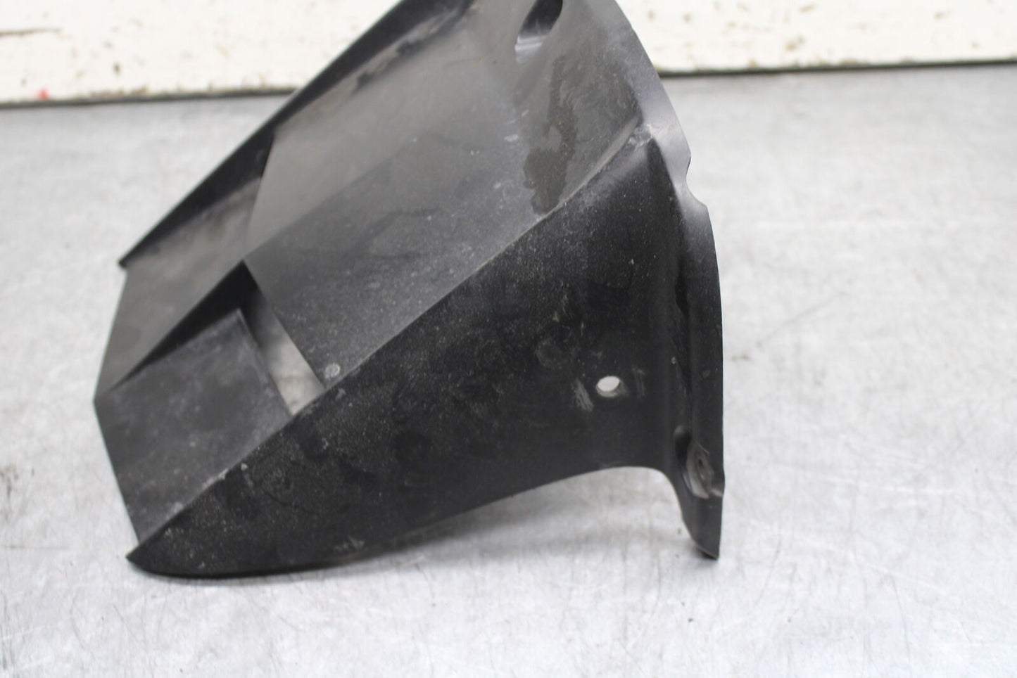 06 YAMAHA YZF R6 REAR BACK WHEEL TIRE HUGGER FENDER BB716