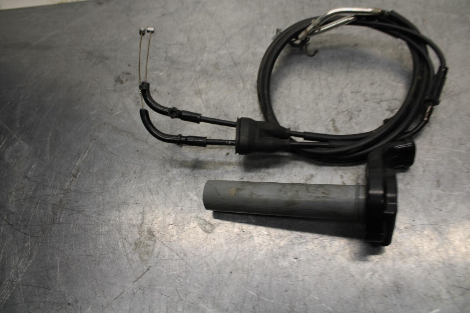 08-09 KAWASAKI NINJA ZX14R THROTTLE CABLE LINE HOUSING GUIDE BB73