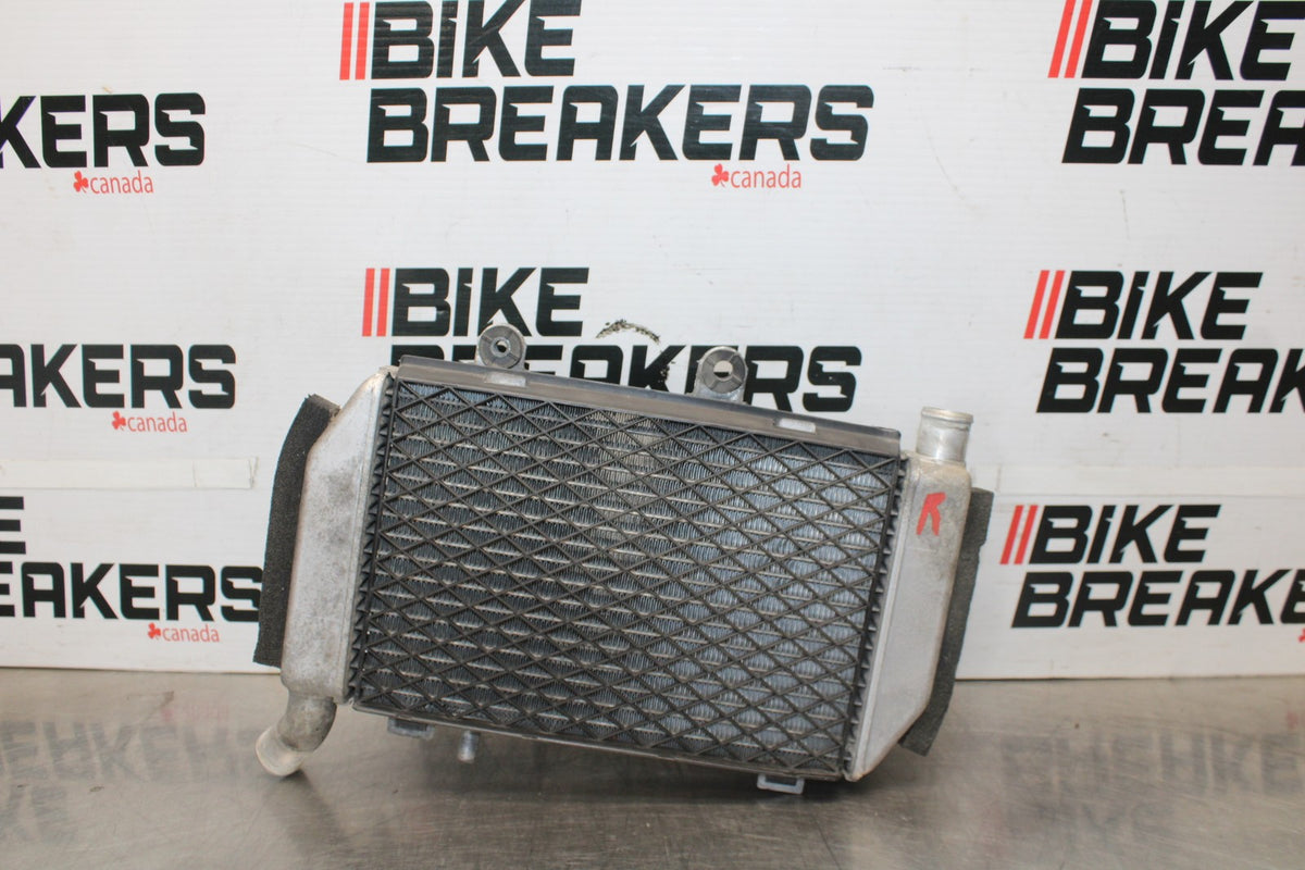 06-07 HONDA INTERCEPTOR 800 VFR800 RIGHT ENGINE RADIATOR MOTOR RADIATER BB917