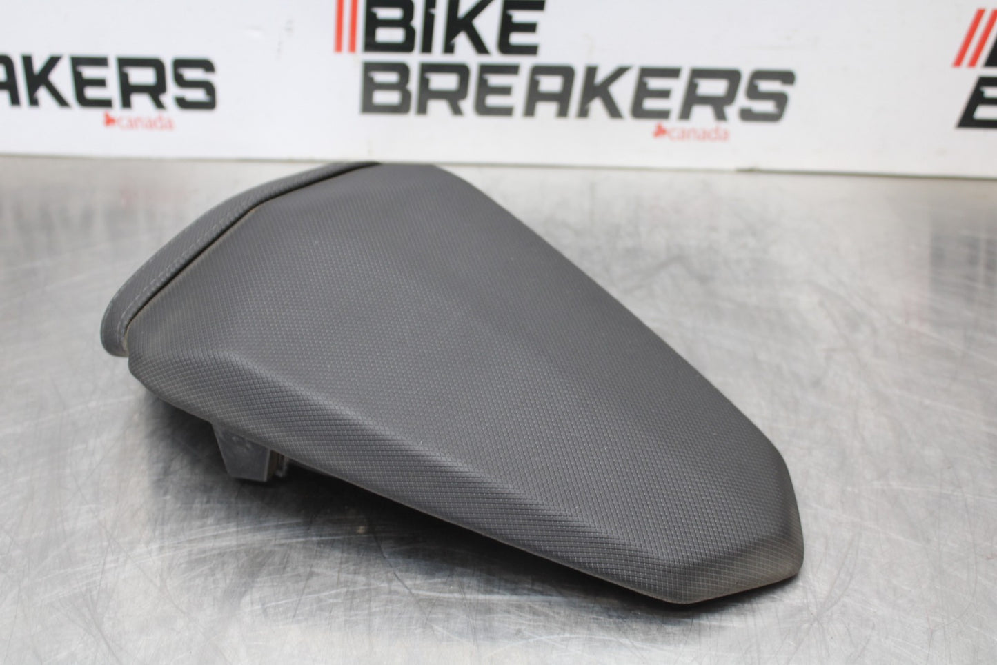 18-23 KAWASAKI NINJA 400 EX400 ABS REAR BACK PASSENGER SEAT PAD SADDLE BB177