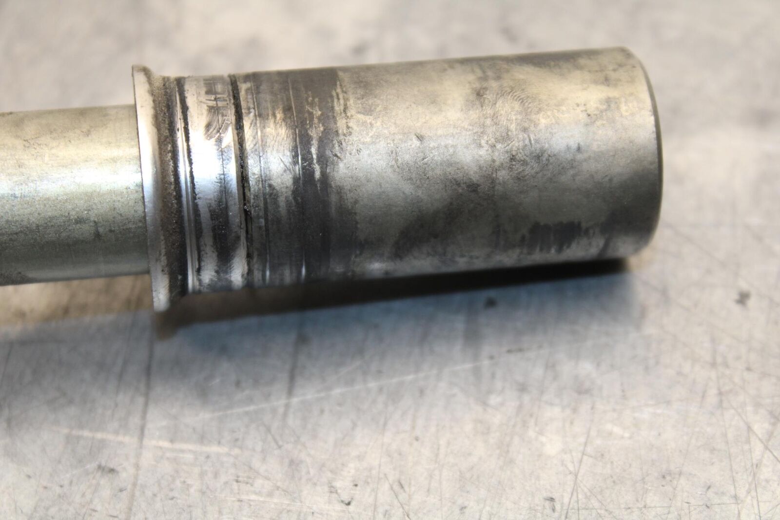 2017 Suzuki GSXR600 FRONT WHEEL RIM AXLE PIVOT BOLT 54711-14J00 BB598
