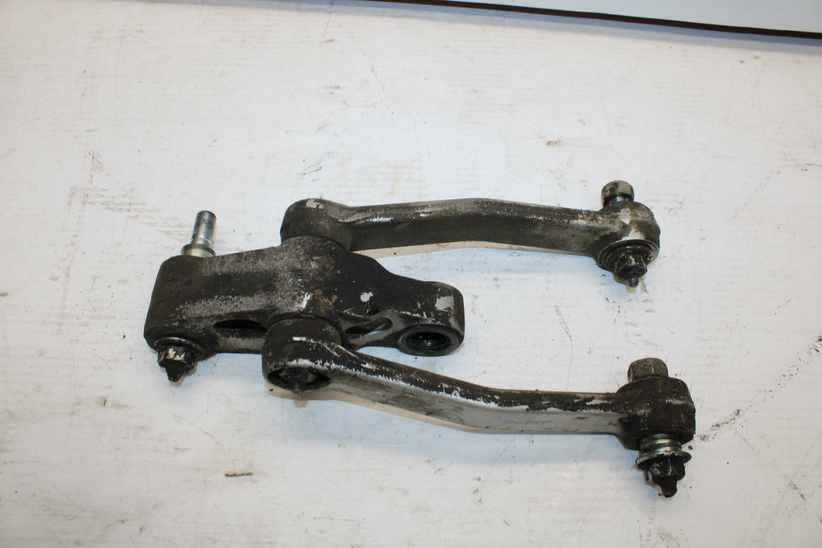 86-06 KAWASAKI CONCOURS 1000 ZG1000A REAR DOGBONE SHOCK LINKAGE LINK BB292