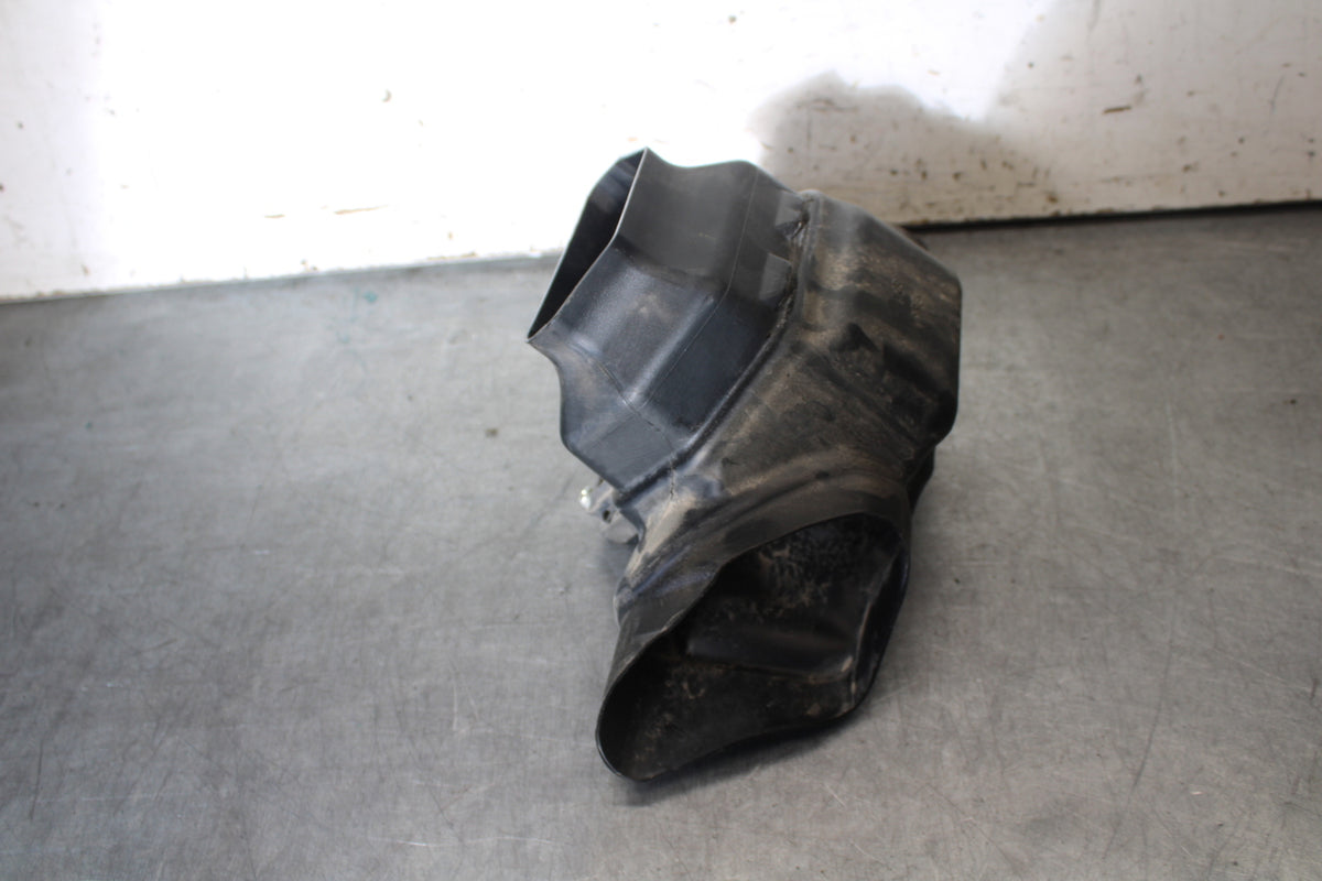 09-14 YAMAHA YZF R1 RAM AIR INTAKE TUBE DUCT BB696