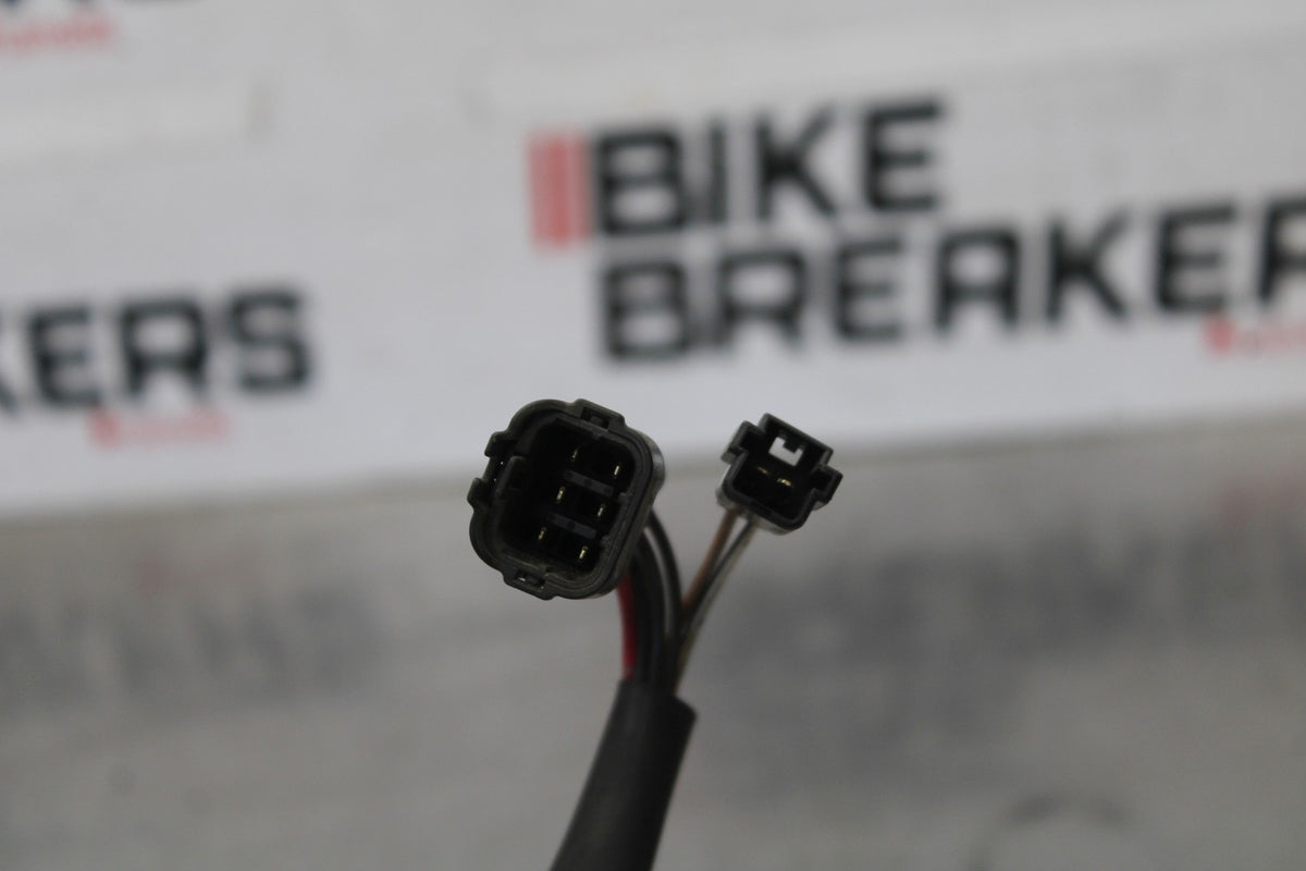 04-05 KAWASAKI NINJA ZX10R RIGHT CLIP ON HANDLE KILL OFF START SWITCHS BB931