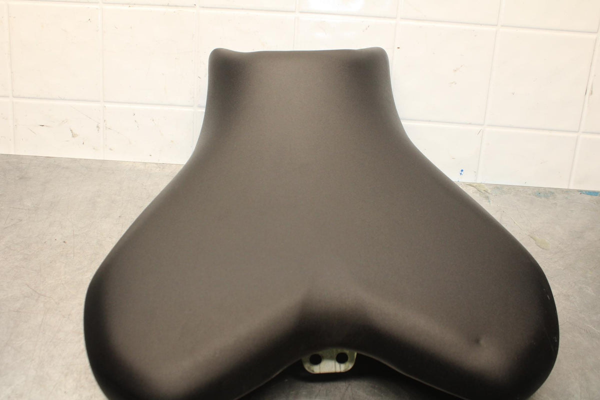 22-23 YAMAHA YZF R7 FRONT DRIVERS SEAT PAD SADDLE PILLION BB583