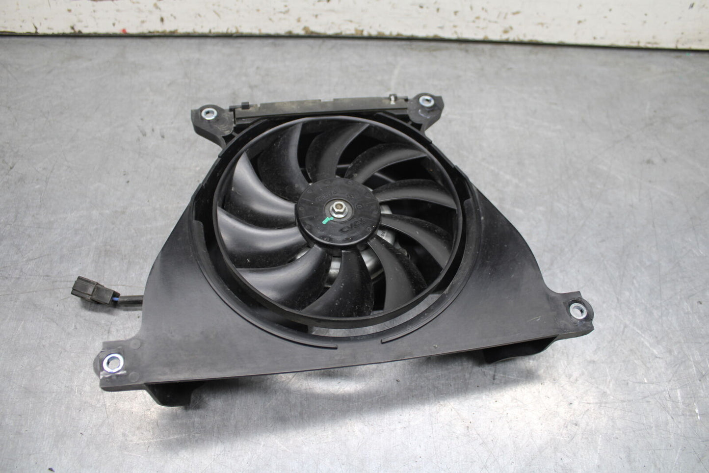 18-24 KAWASAKI NINJA 650 ENGINE RADIATOR COOLING FAN BB725