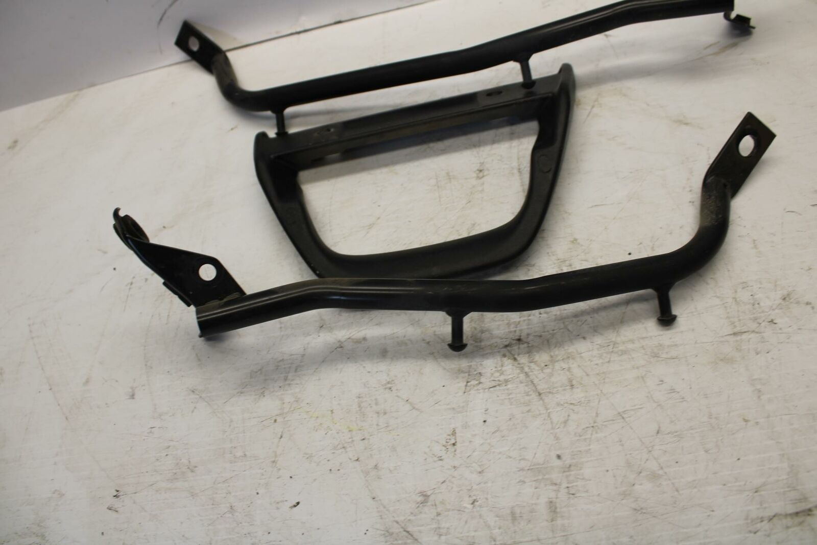 04-09 SUZUKI GS500F PASSENGER REAR  GRAB BAR HANDLE SET 46211C01D00JETN BB261