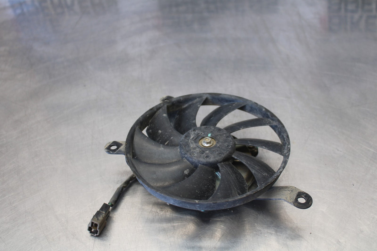 15 TRIUMPH TIGER 800 ENGINE RADIATOR COOLING FAN BB873