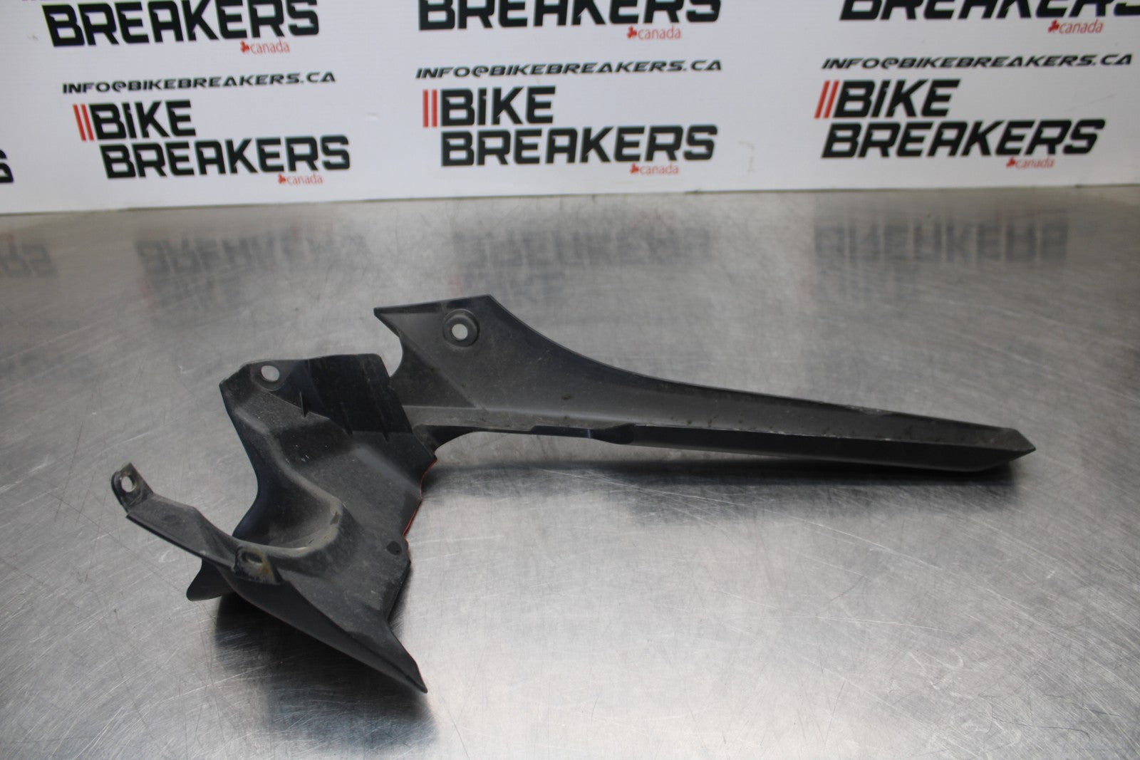 23-24 YAMAHA MT-07 REAR BACK DRIVE CHAIN GUARD COVER SHIELD BB194