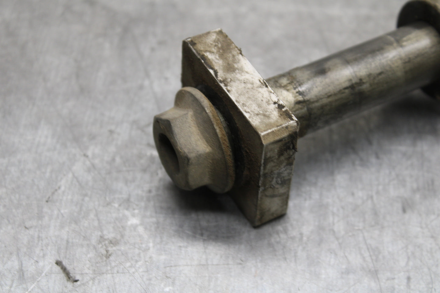 16-17 KAWASAKI VULCAN S 650 EN650 ABS REAR AXLE WHEEL RIM PIVOT BOLT AXEL  BB731