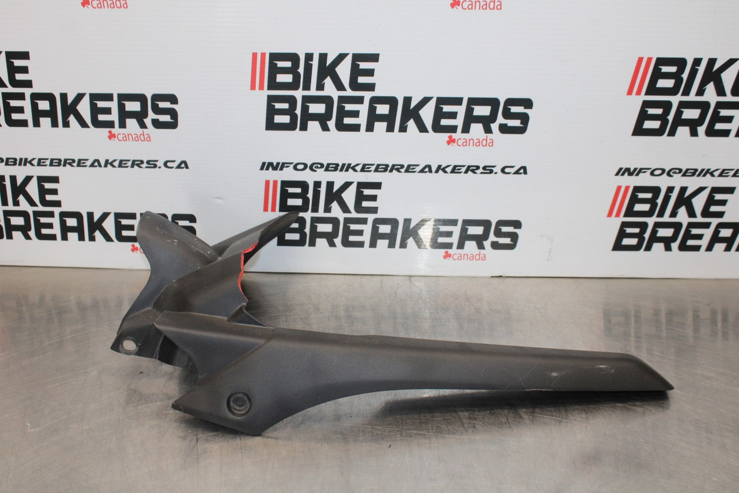 23-24 YAMAHA MT-07 REAR BACK DRIVE CHAIN GUARD COVER SHIELD BB194