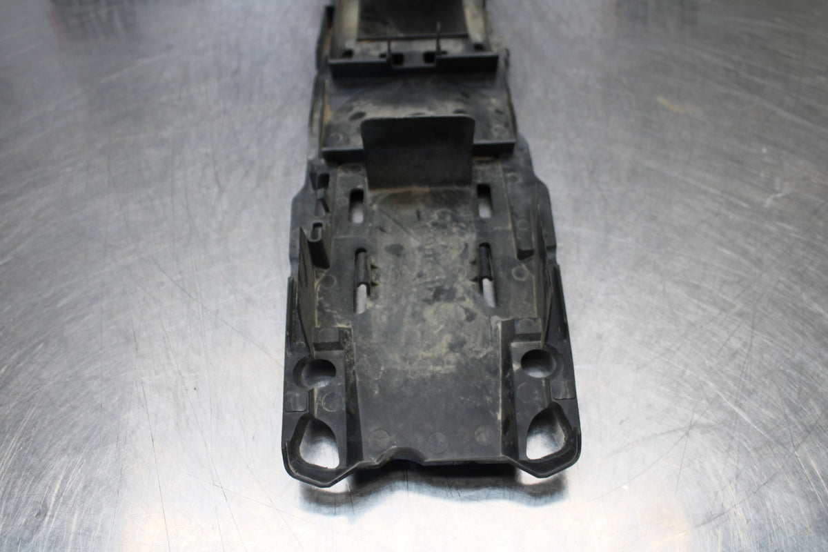 06-07 SUZUKI GSXR 600 REAR BACK TAIL UNDERTAIL BATTERY TRAY PLASTIC BB170