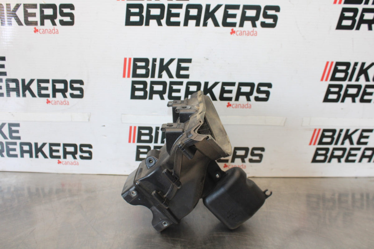08 KAWASAKI NINJA ZX10R UPPER FAIRING MIRROR GAUGES STAY BRACKET BB902