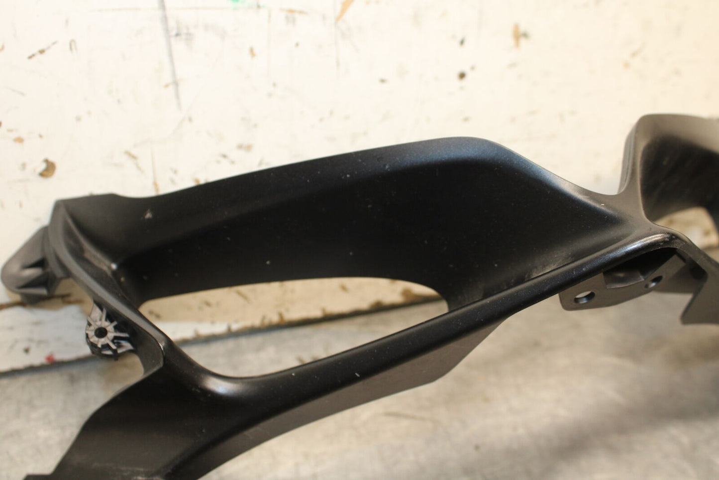 08-10 SUZUKI GSXR 600  FRONT CENTER COWL FAIRING BB630