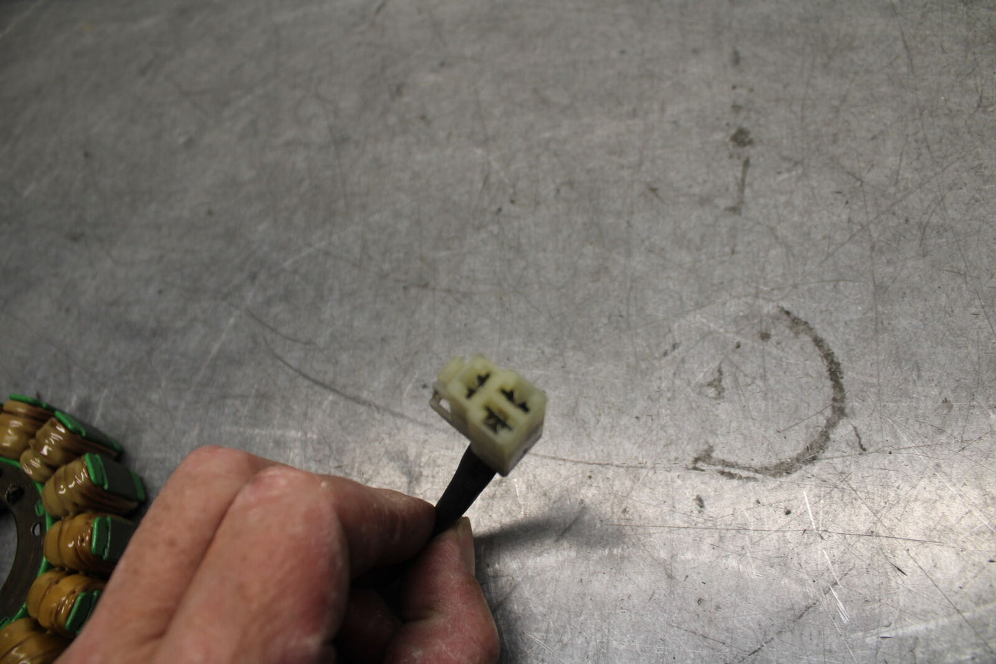 05-06 SUZUKI GSXR1000 STATOR GENERATOR ALTERNATOR MAGNETO 31401-41G00 BB677