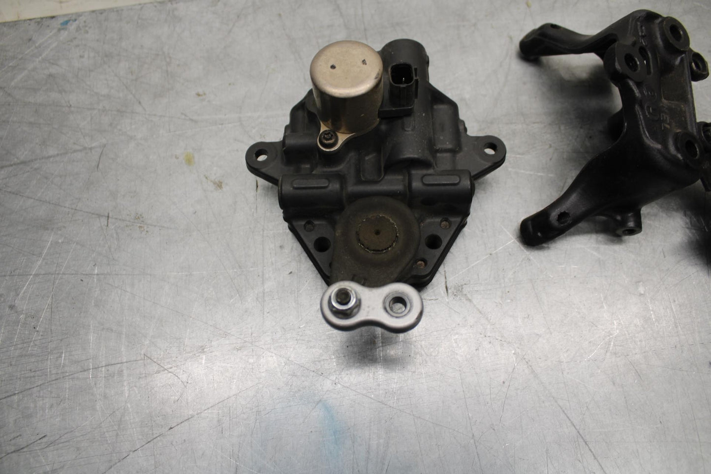 06-07 HONDA CBR1000RR STEERING DAMPER  53700-MEL-023 53740-MEL-000 BB464