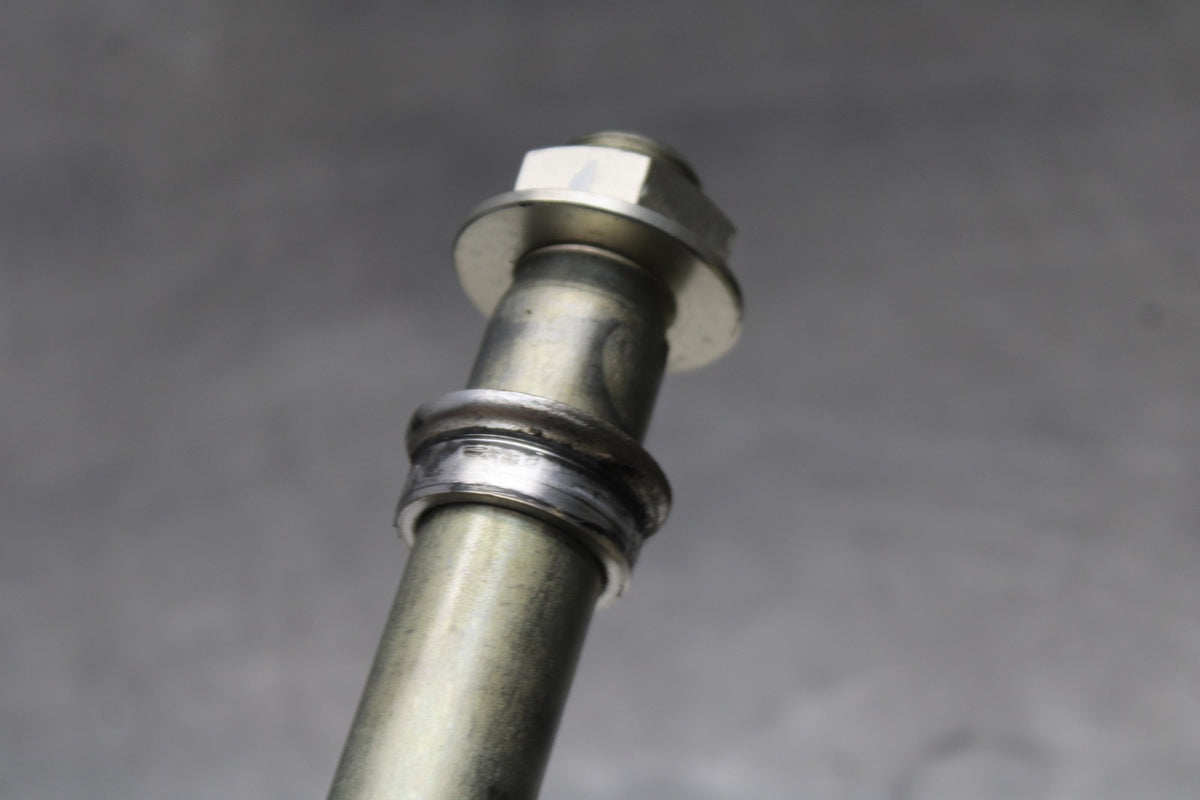 11-25 SUZUKI GSXR 600  FRONT WHEEL RIM AXLE PIVOT BOLT BB830