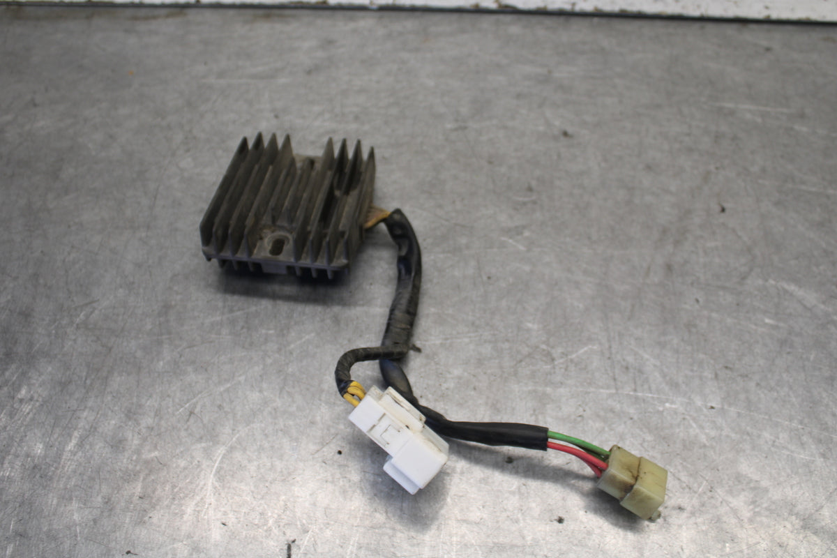 05-06 HONDA CBR600RR RECTIFIER VOLTAGE REGULATOR BB689