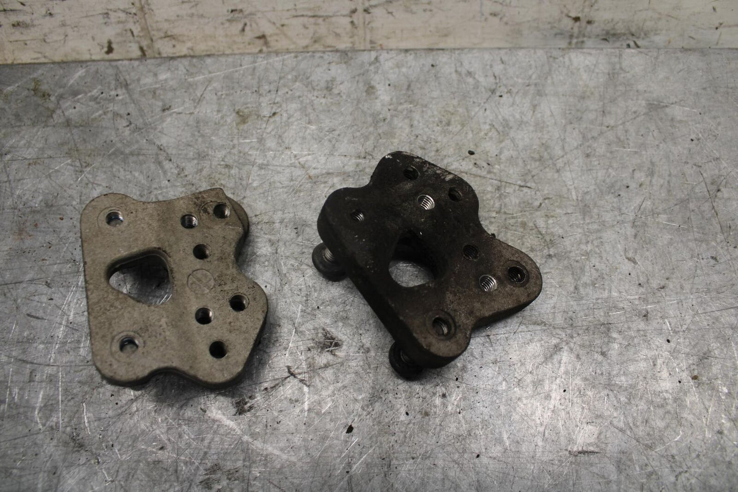 2007 Suzuki GSXR600 LEFT RIGHT REARSET REAR SET DRIVER PEG BRACKETS MOUNTS BB540