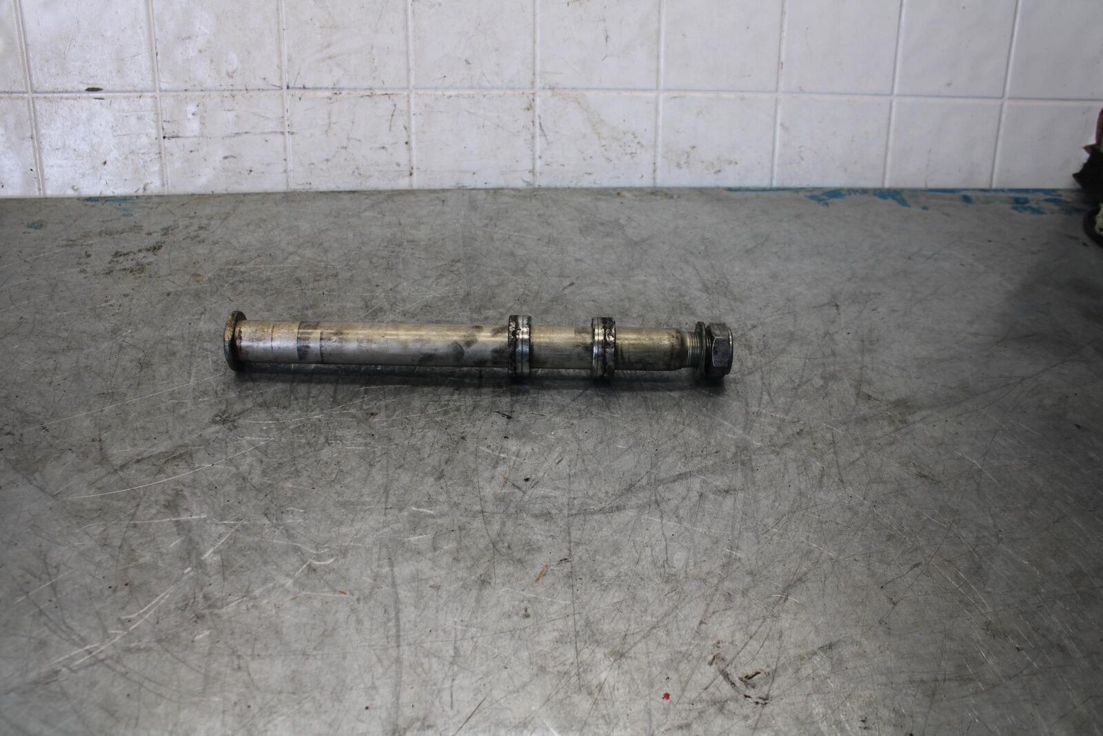 08-16 YAMAHA YZF R6 REAR AXLE BACK WHEEL RIM PIVOT BOLT AXEL  BB431