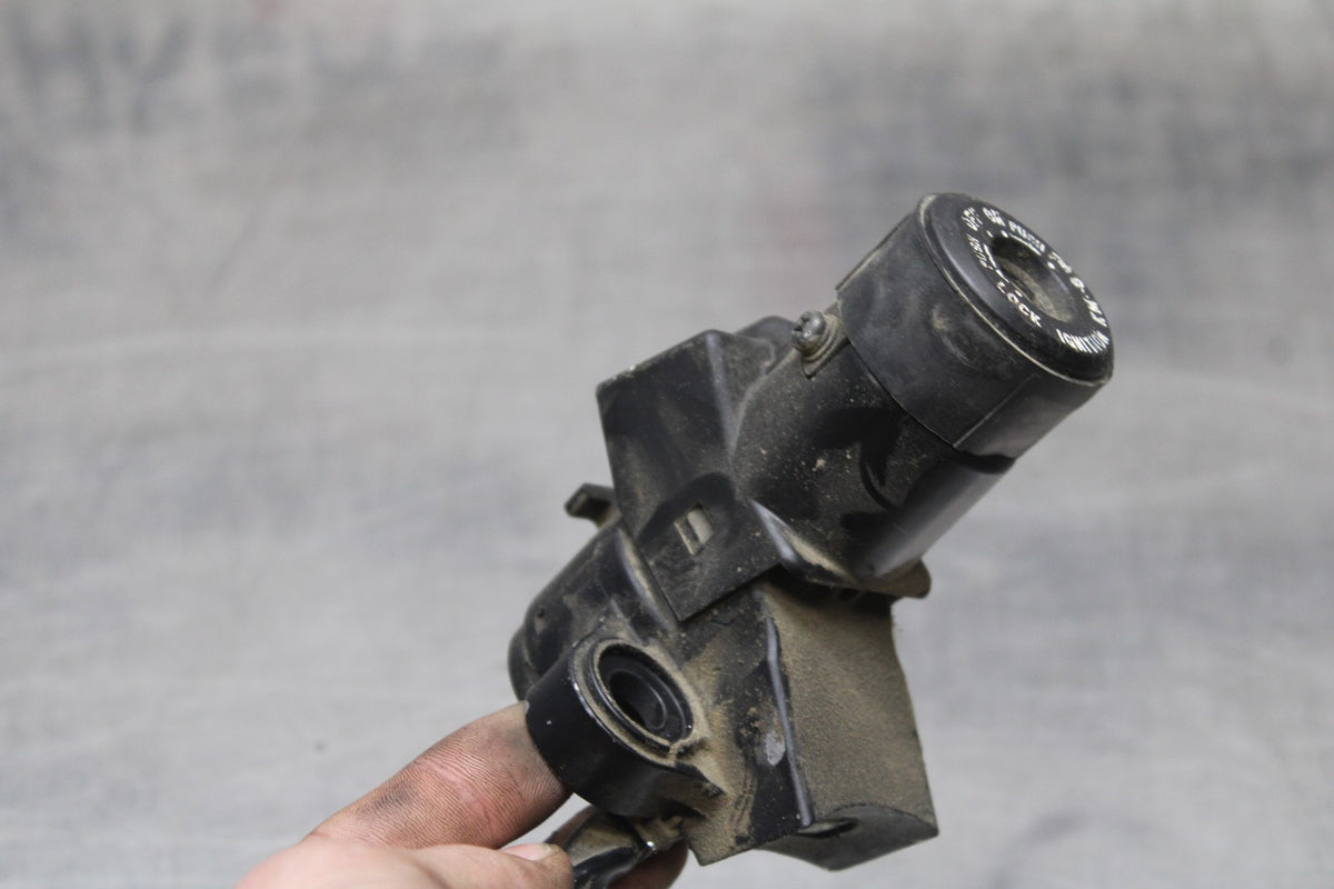 05-06 KAWASAKI NINJA ZX6R IGNITION LOCK AND SEAT LOCK BB877