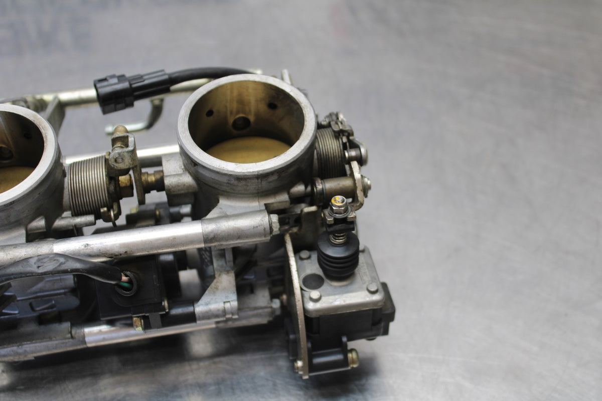 05 TRIUMPH ROCKET III THROTTLE BODY BODIES BB186