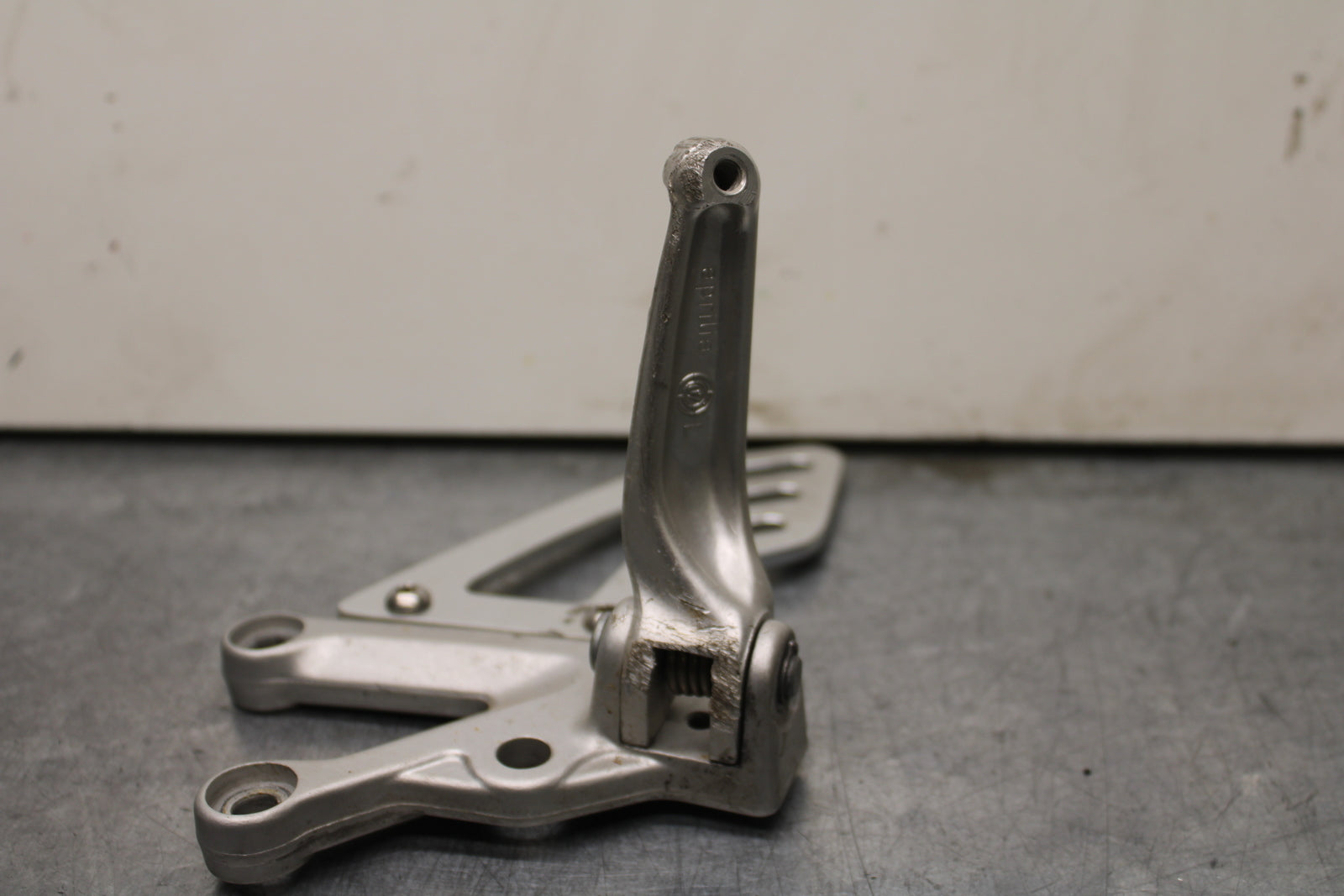 10-11 APRILIA RSV4 R LEFT REARSET REAR SET DRIVER FOOT PEG REST STOP BB120