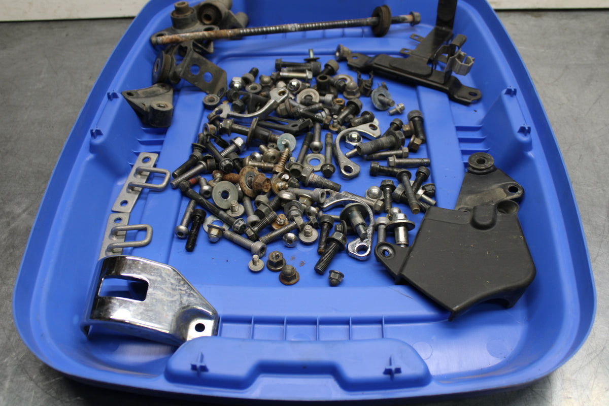 03-08 KAWASAKI VULCAN 1600 MOUNTING BOLTS HARDWARE MOTOR SCREWS BB754