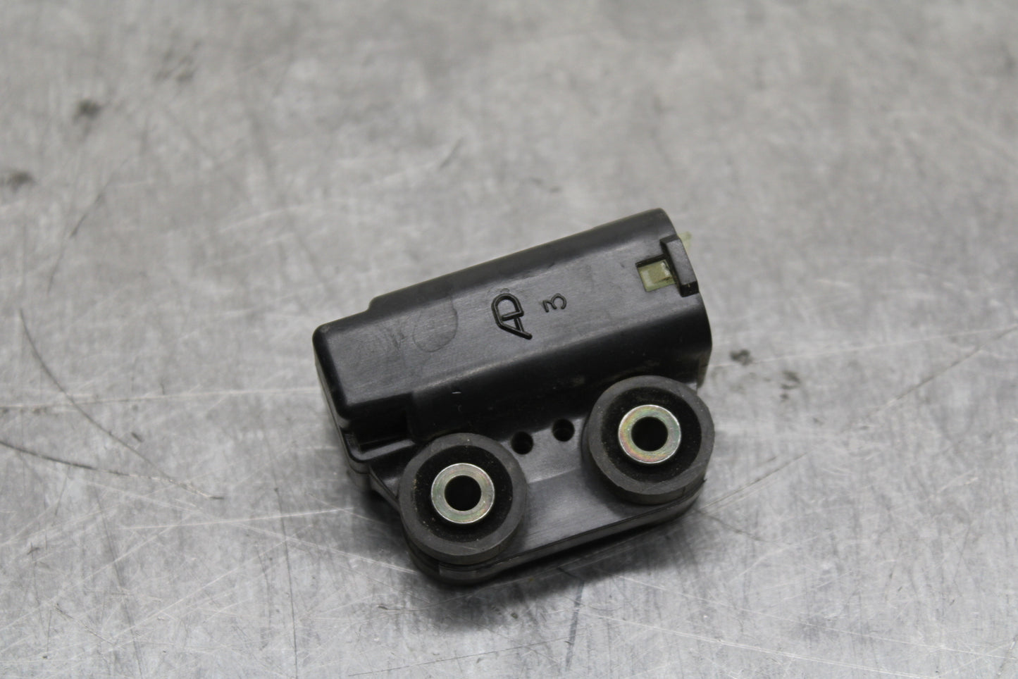 03-05 YAMAHA YZF R6  TIP OVER BANK ANGLE CRASH SENSOR SWITCH  BB132