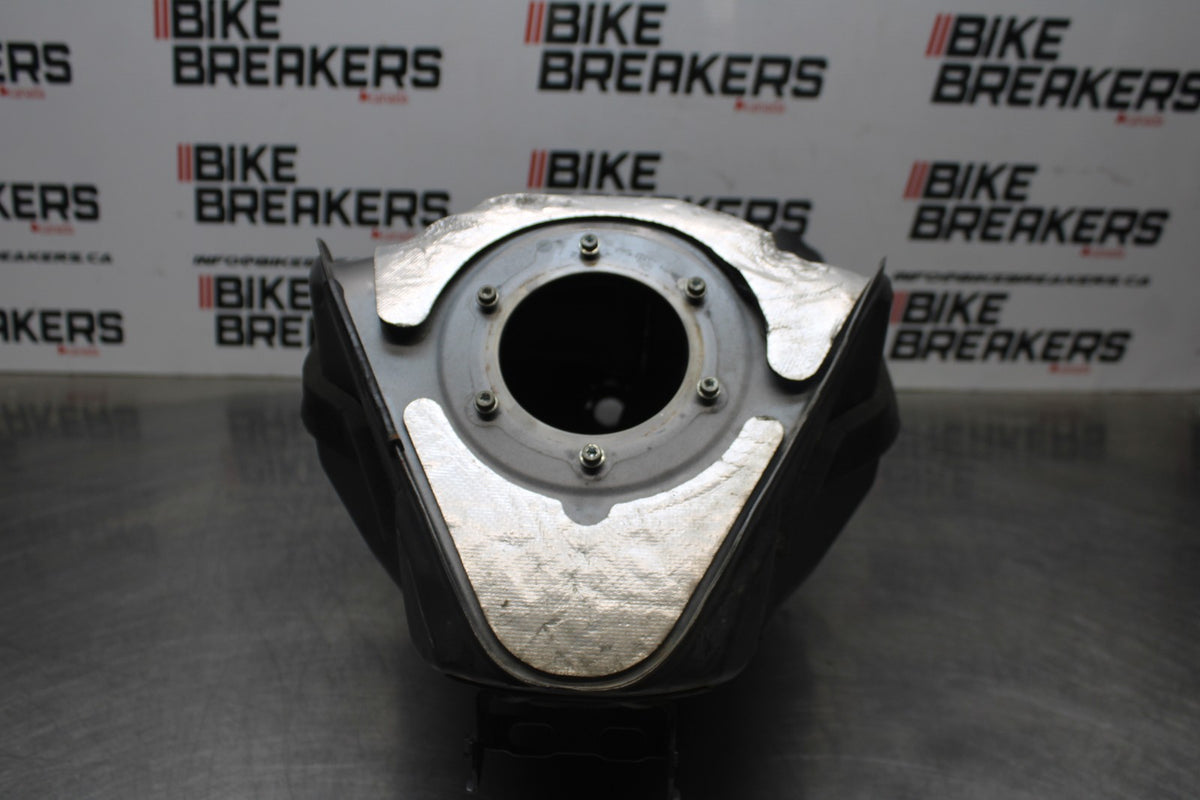 13 YAMAHA YZF R1 GAS TANK FUEL CELL PETROL RESERVOIR BB781