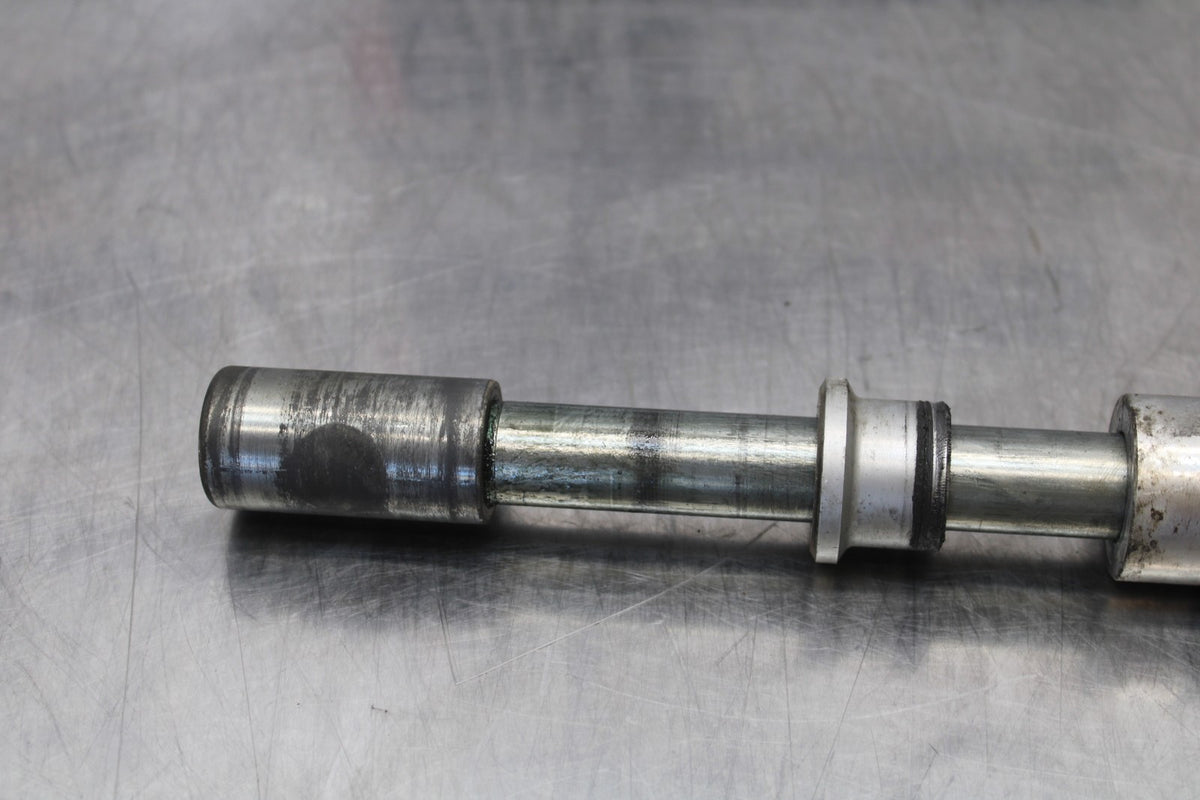 05 TRIUMPH ROCKET III FRONT WHEEL RIM AXLE PIVOT BOLT BB186