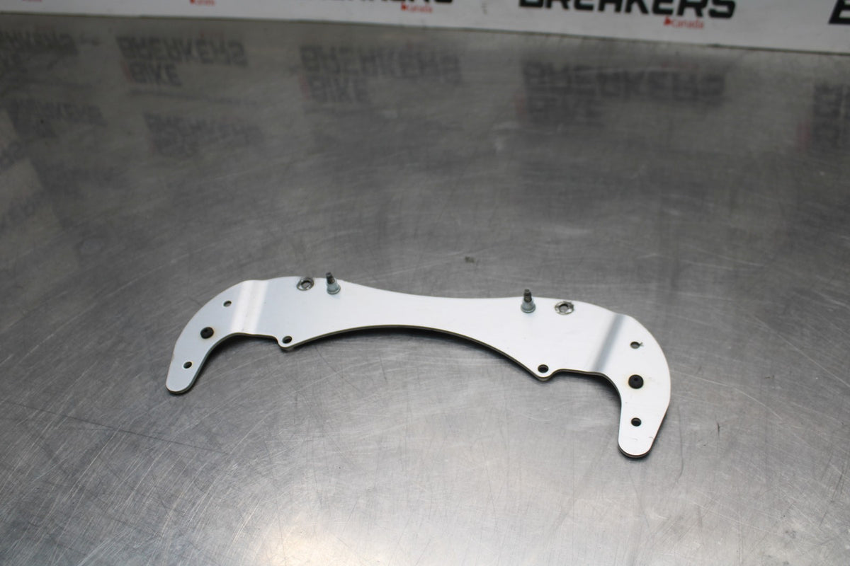 08-16 YAMAHA YZF R6 FRONT SEAT MOUNTING BRACKET MOUNT BB856