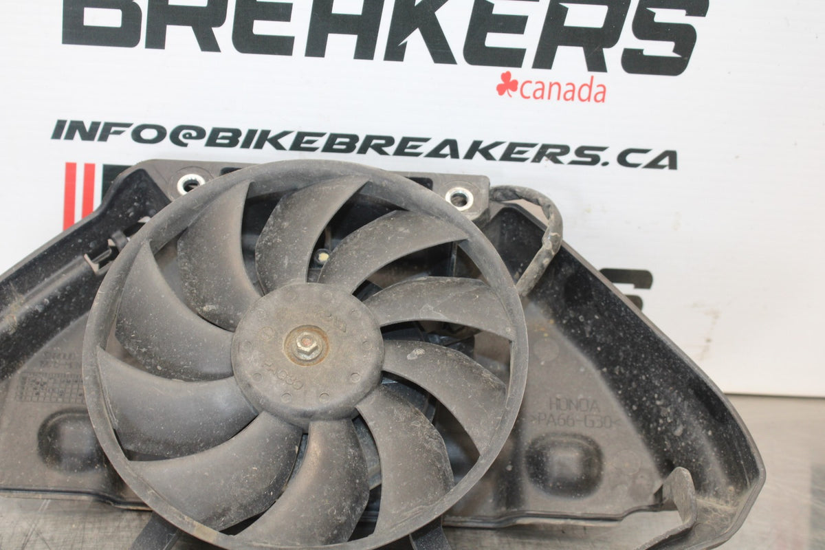 12 HONDA CB1000R ENGINE RADIATOR COOLING FAN BB200