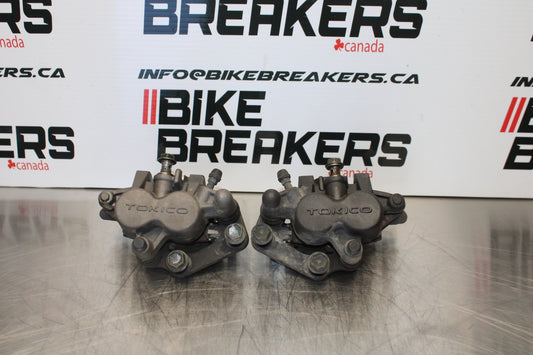 00 SUZUKI SV650 RIGHT LEFT FRONT BRAKE CALIPER SET PAIR CALIPERS BB156