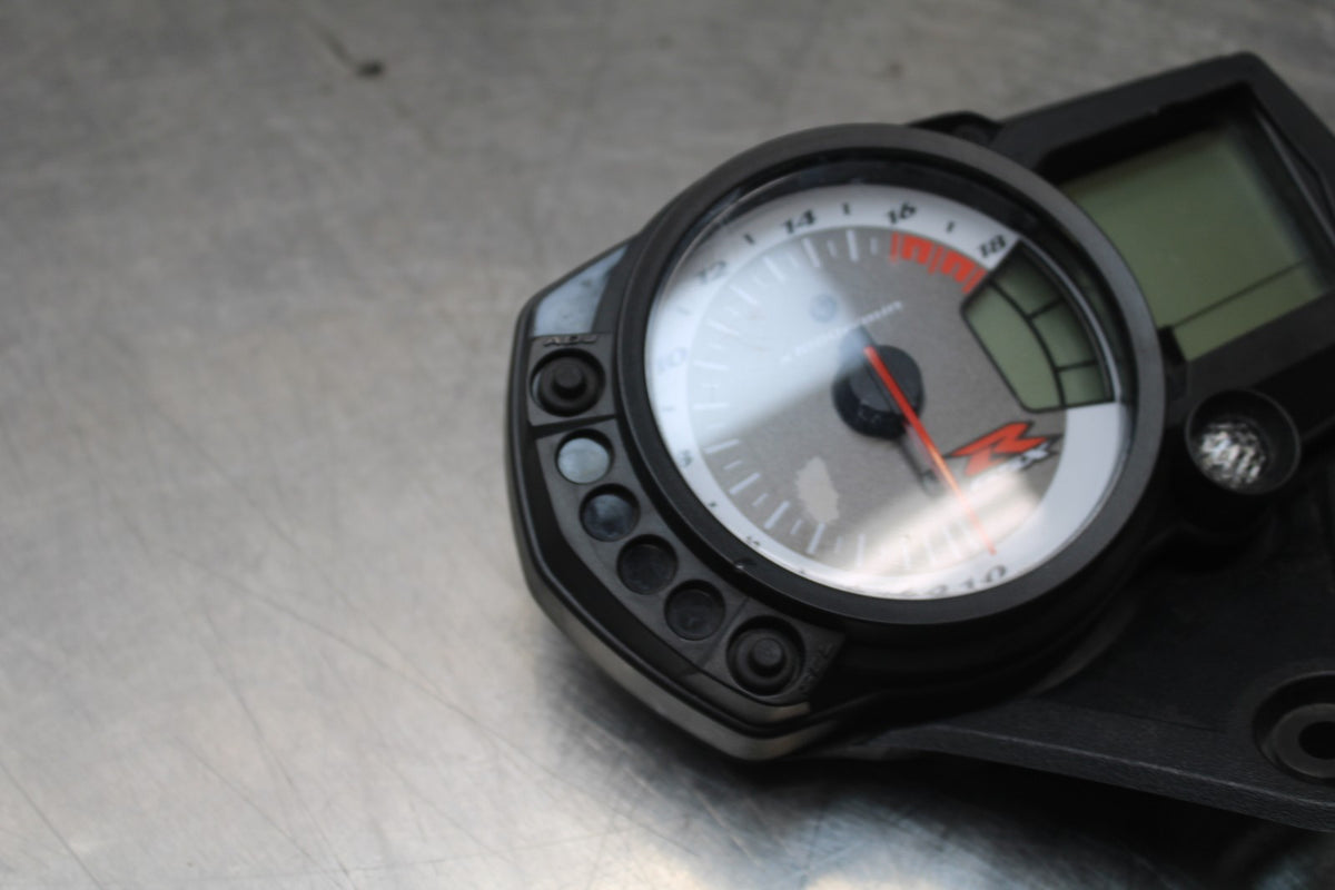 08-10 SUZUKI GSXR 600 SPEEDO GAUGES DISPLAY CLUSTER SPEEDOMETER TACHOMETER BB765