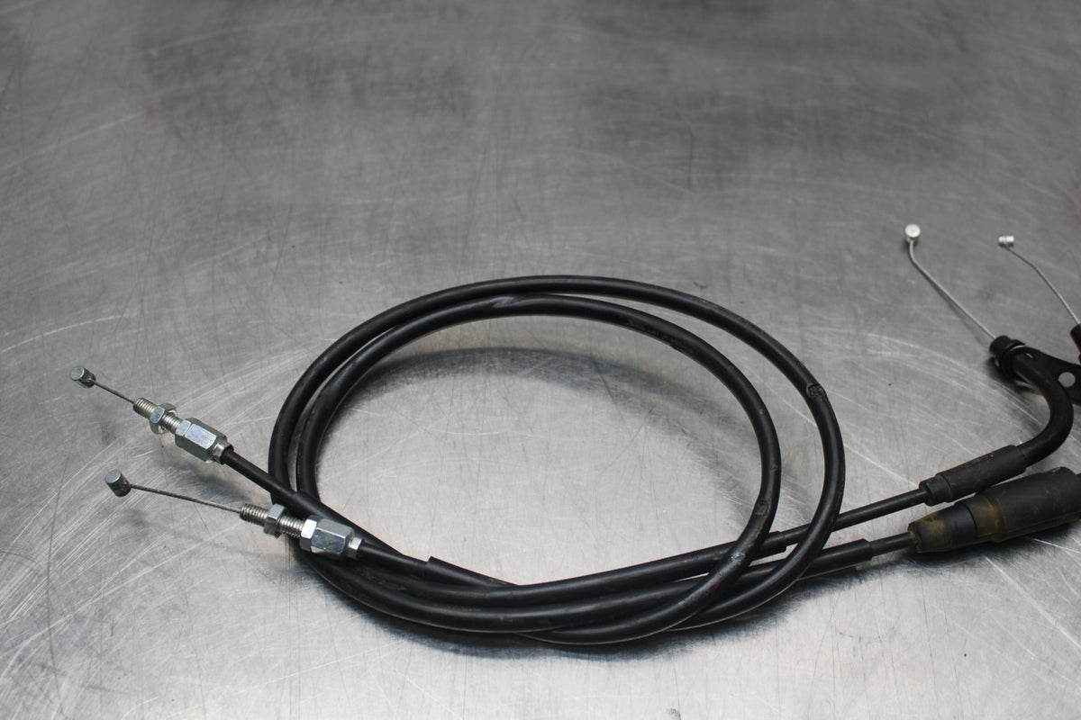 15 SUZUKI GW250F THROTTLE CABLES LINES BB789