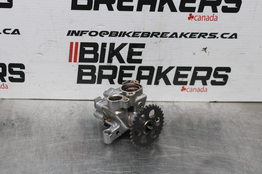 18 YAMAHA YZF R1  ENGINE MOTOR OIL PUMP BB838