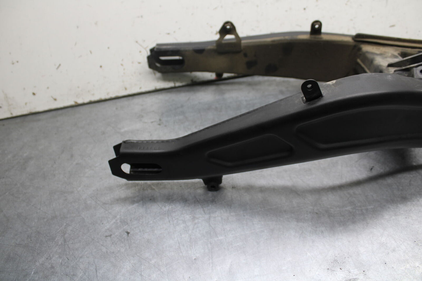 18-24 KAWASAKI NINJA 650 REAR SWINGARM BACK SUSPENSION SWING ARM BB725